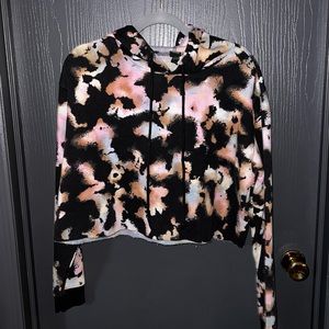 Wild Fable- Tie dye cropped hoodie-NWOT
